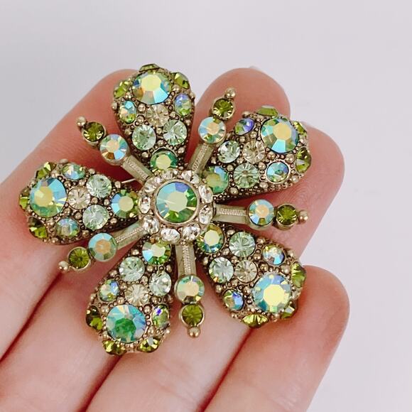 VTG Signed Joan Rivers Green Aurora Borealis Flower Brooch Gold Tone Sparkling - Picture 3 of 14